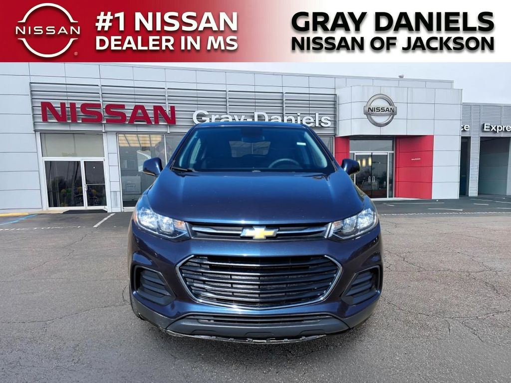 Used 2019 Chevrolet Trax LS with VIN 3GNCJKSB5KL177760 for sale in Brandon, MS