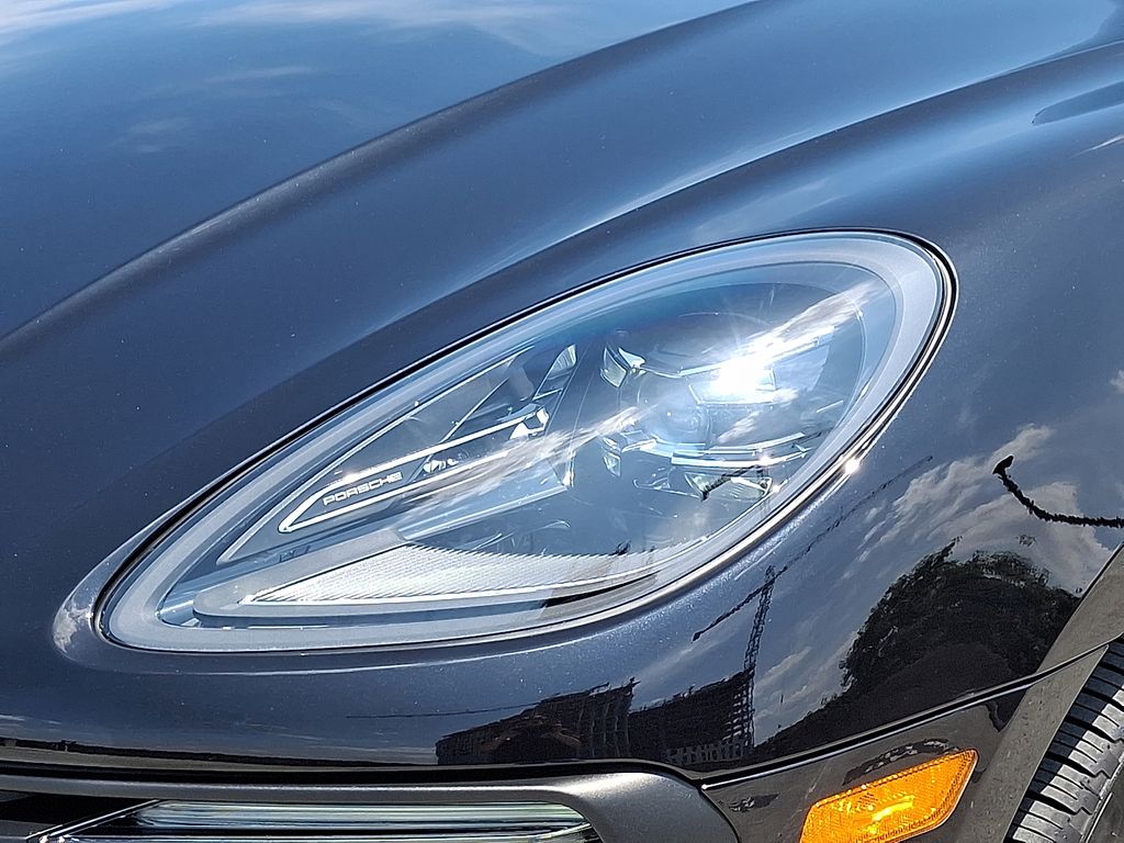 Thumbnail: 2024 Porsche Macan - 13