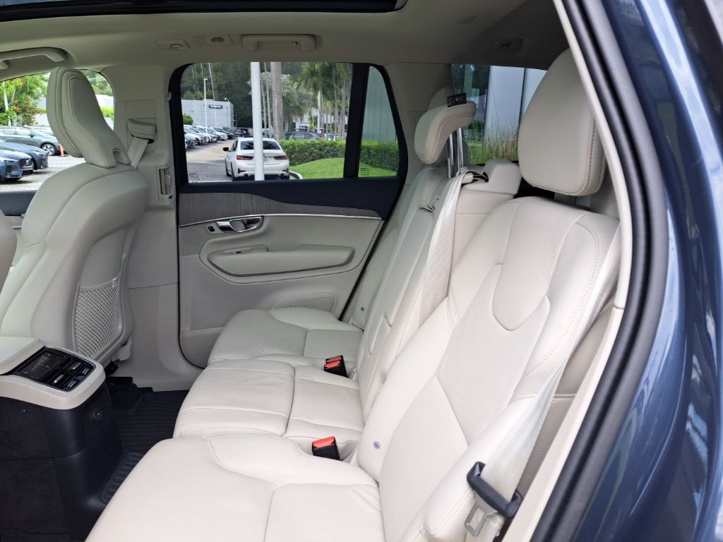 2025 Volvo XC90 Plus - Photo 8