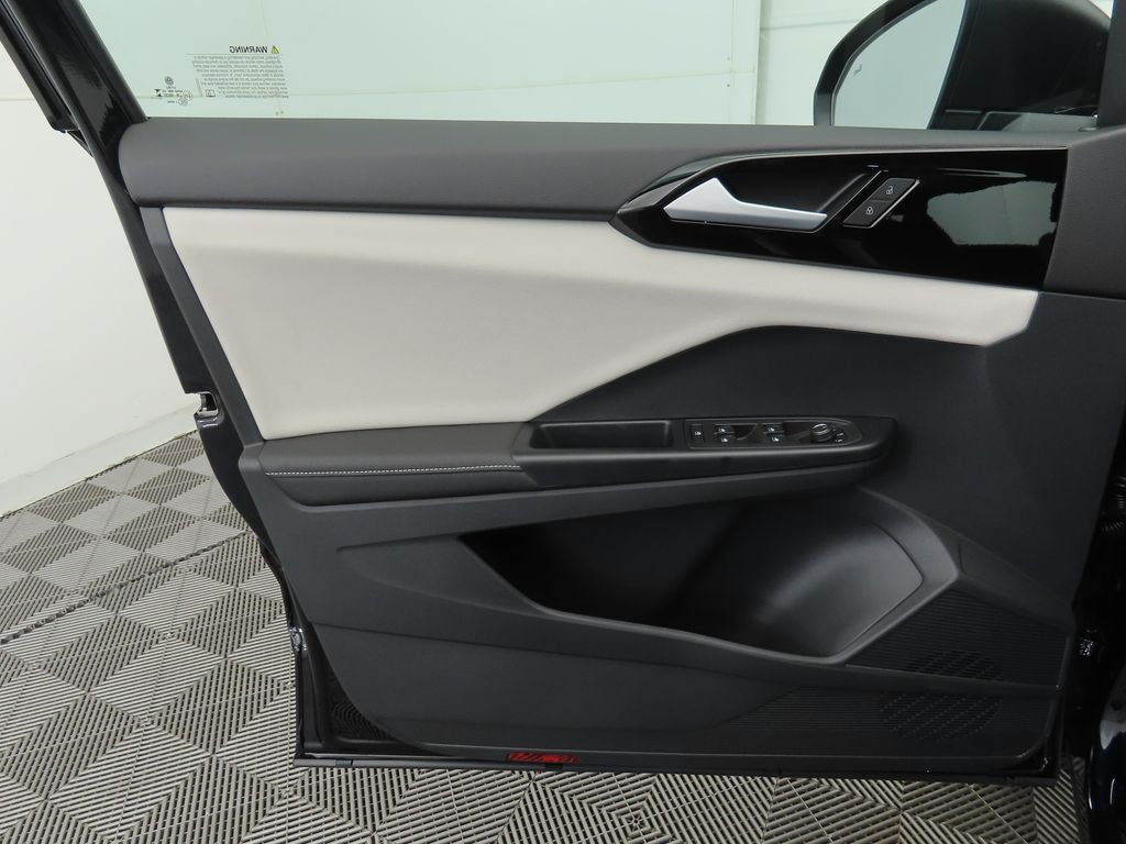 Thumbnail: 2025 Volkswagen Taos - 24