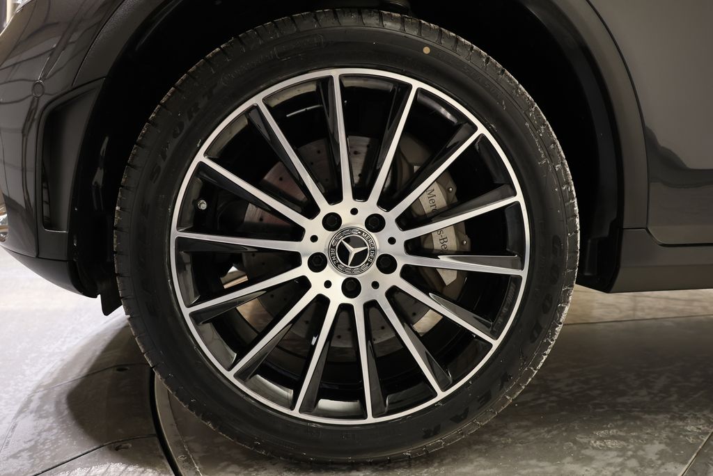 Thumbnail: 2023 Mercedes-Benz GLC - 10