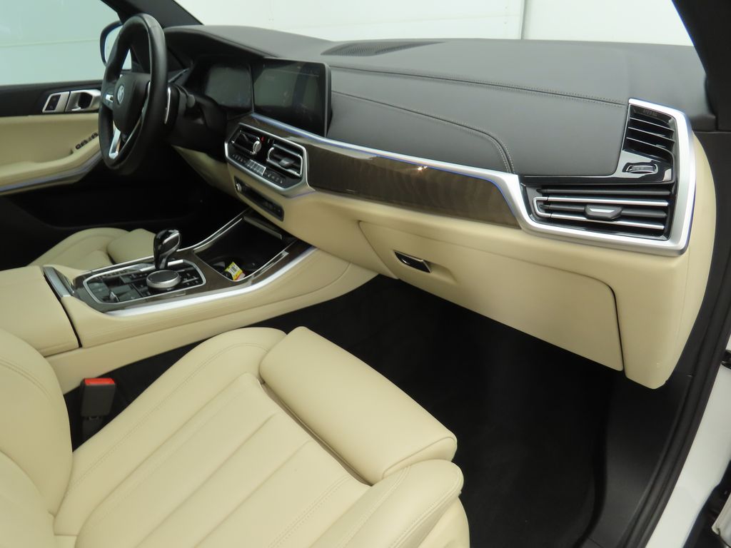 Thumbnail: 2022 BMW X5 - 16