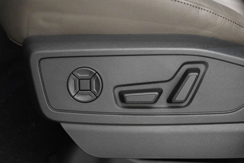 Thumbnail: 2025 Audi Q5 - 26