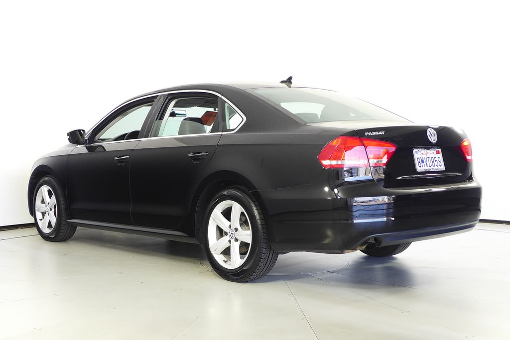 Thumbnail: 2015 Volkswagen Passat - 9