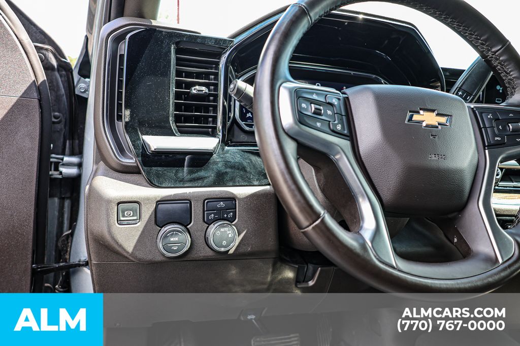 Used 2025 Gray Chevrolet LT/MT Certified image 23
