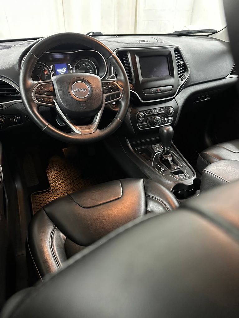 used 2019 Jeep Cherokee car, priced at $15,985