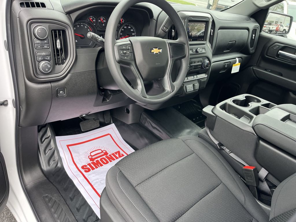 2025 Chevrolet Silverado 1500 WT photo