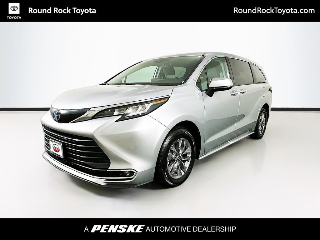 2022 Toyota Sienna XLE -
                Round Rock, TX