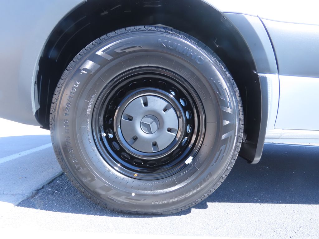 Thumbnail: 2025 Mercedes-Benz Sprinter - 28