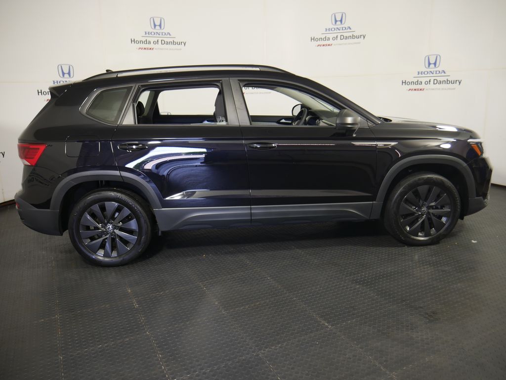 Thumbnail: 2022 Volkswagen Taos - 5