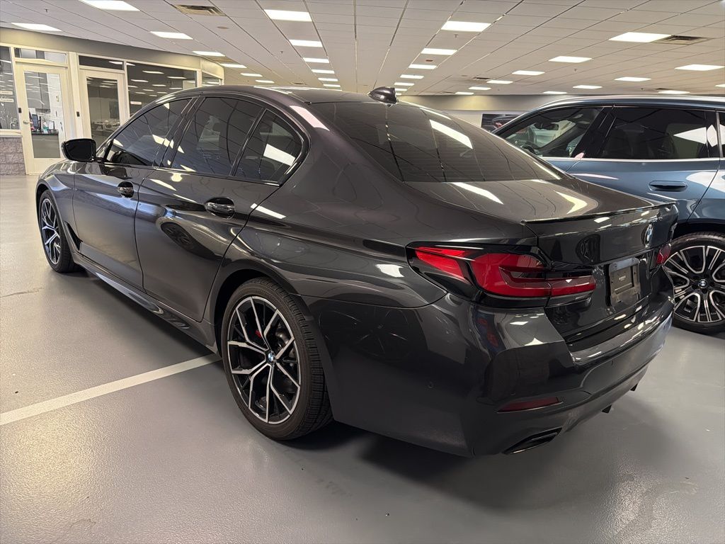 Thumbnail: 2023 BMW 5 Series - 4