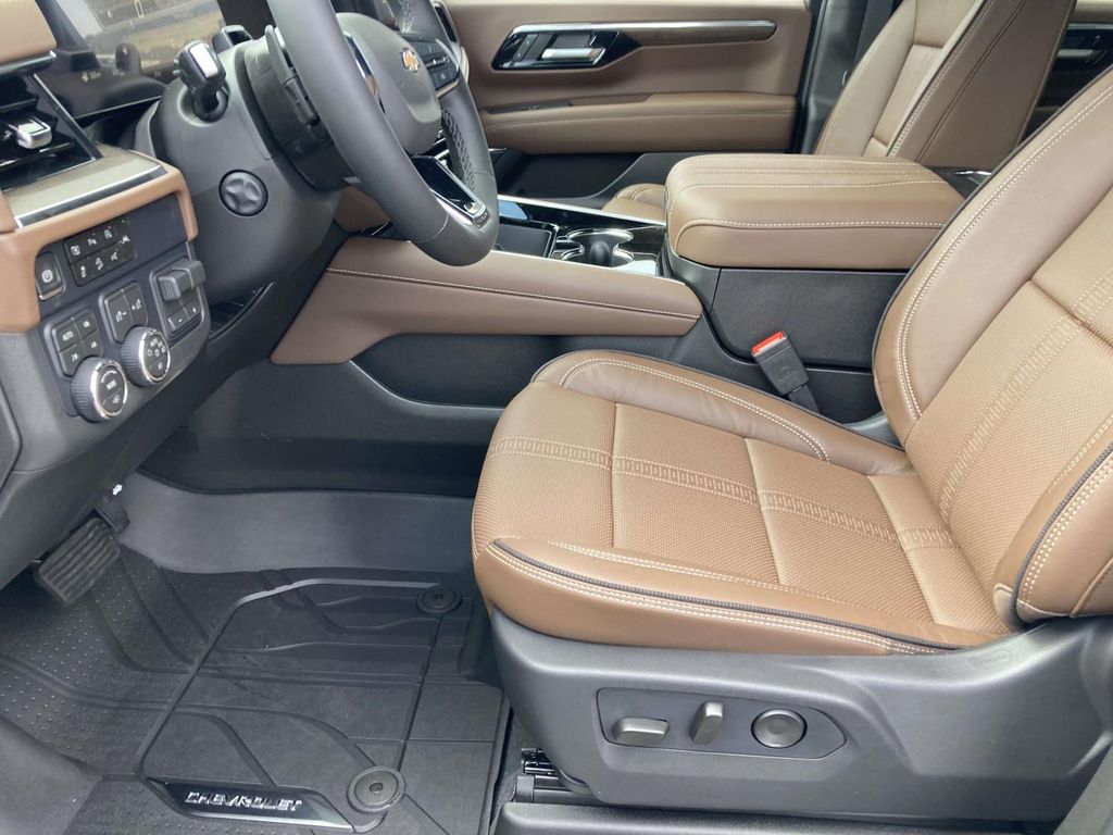 New 2026 White Chevrolet High Country image 17