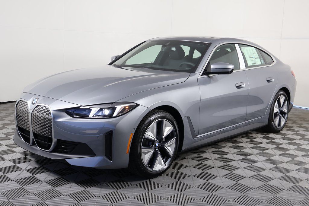 Thumbnail: 2026 BMW i4 - 1