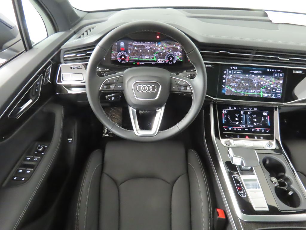 Thumbnail: 2025 Audi Q7 - 12