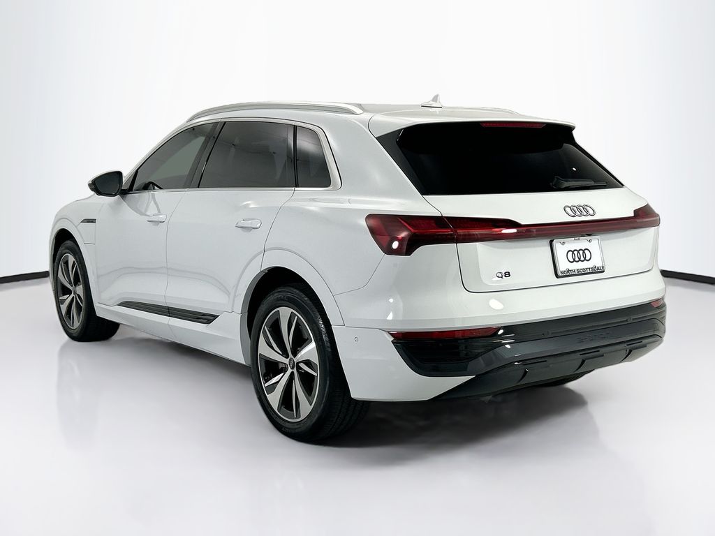 Thumbnail: 2024 Audi Q8 e-tron - 7