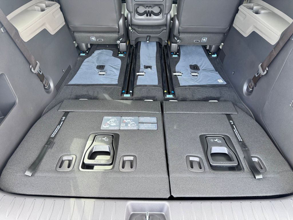 New 2026 Kia Carnival MPV Van
