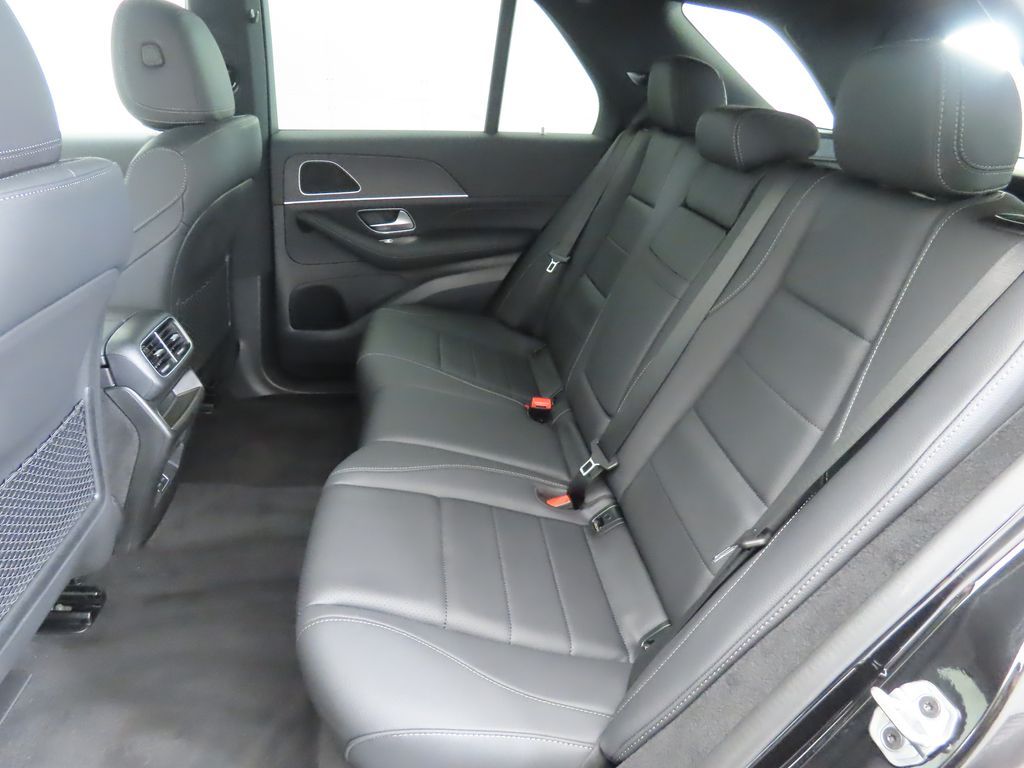 Thumbnail: 2026 Mercedes-Benz GLE - 21