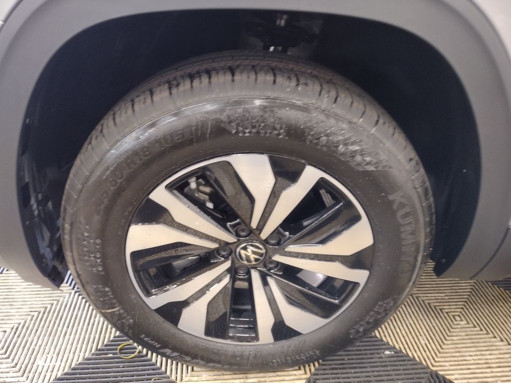 2025 Volkswagen Atlas 2.0T SE