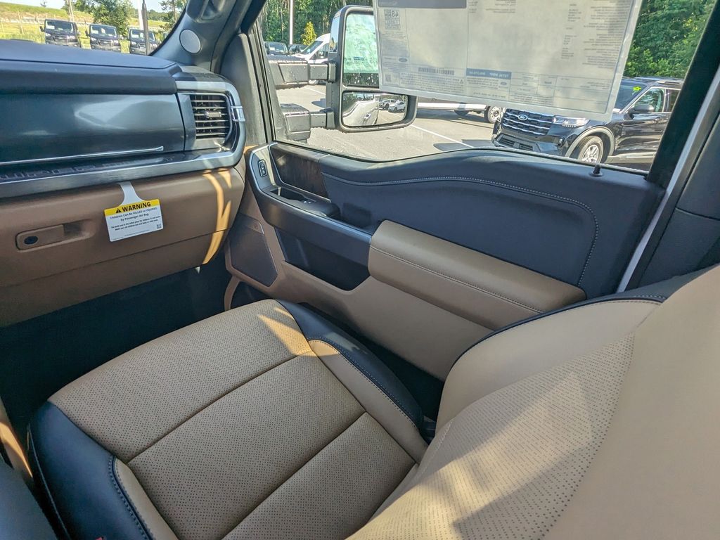 2025 Ford F-250 Super Duty Lariat