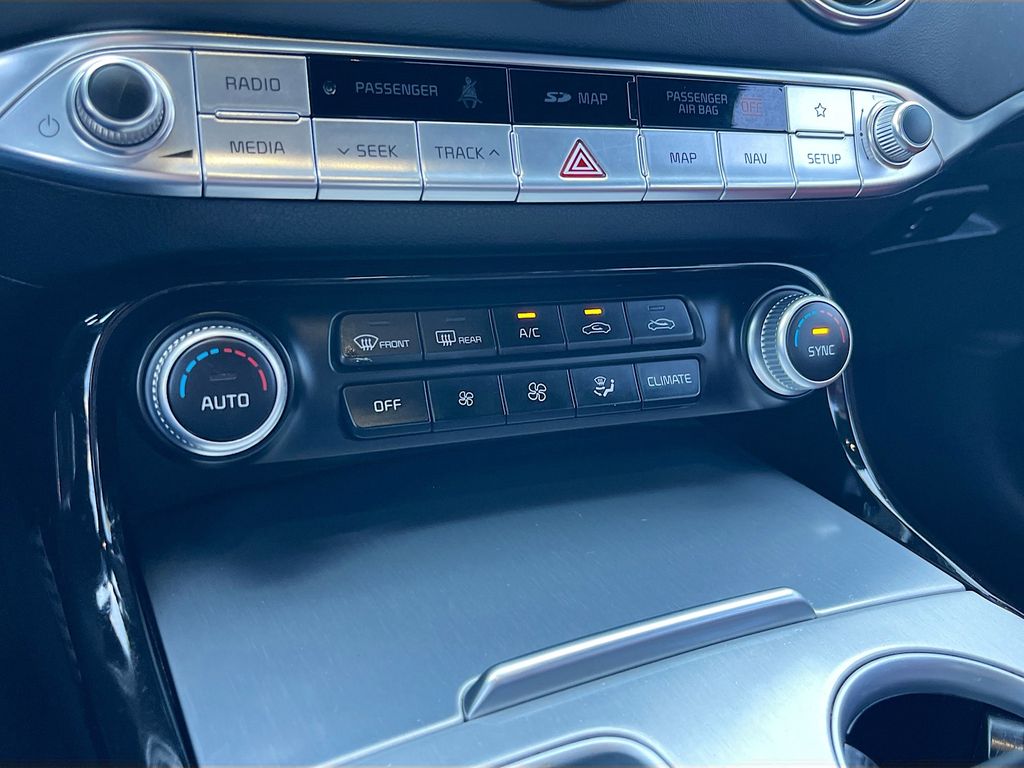 Used 2018 Black Kia GT1 image 16