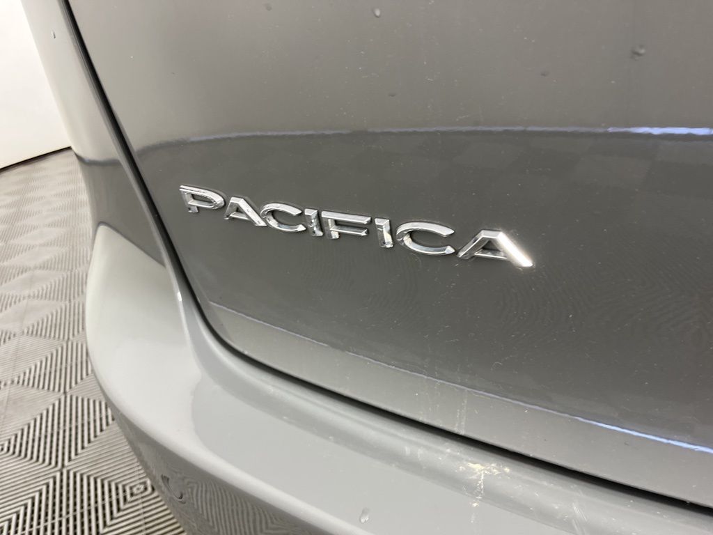 2023 Chrysler Pacifica Touring L 20