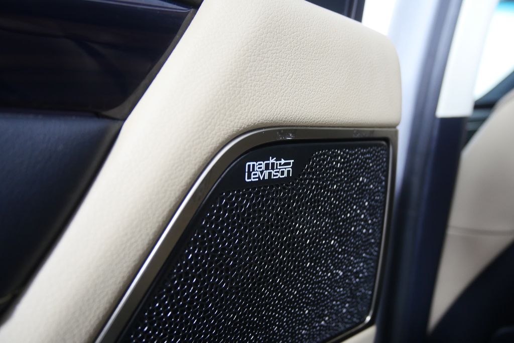 Thumbnail: 2021 Lexus ES - 15