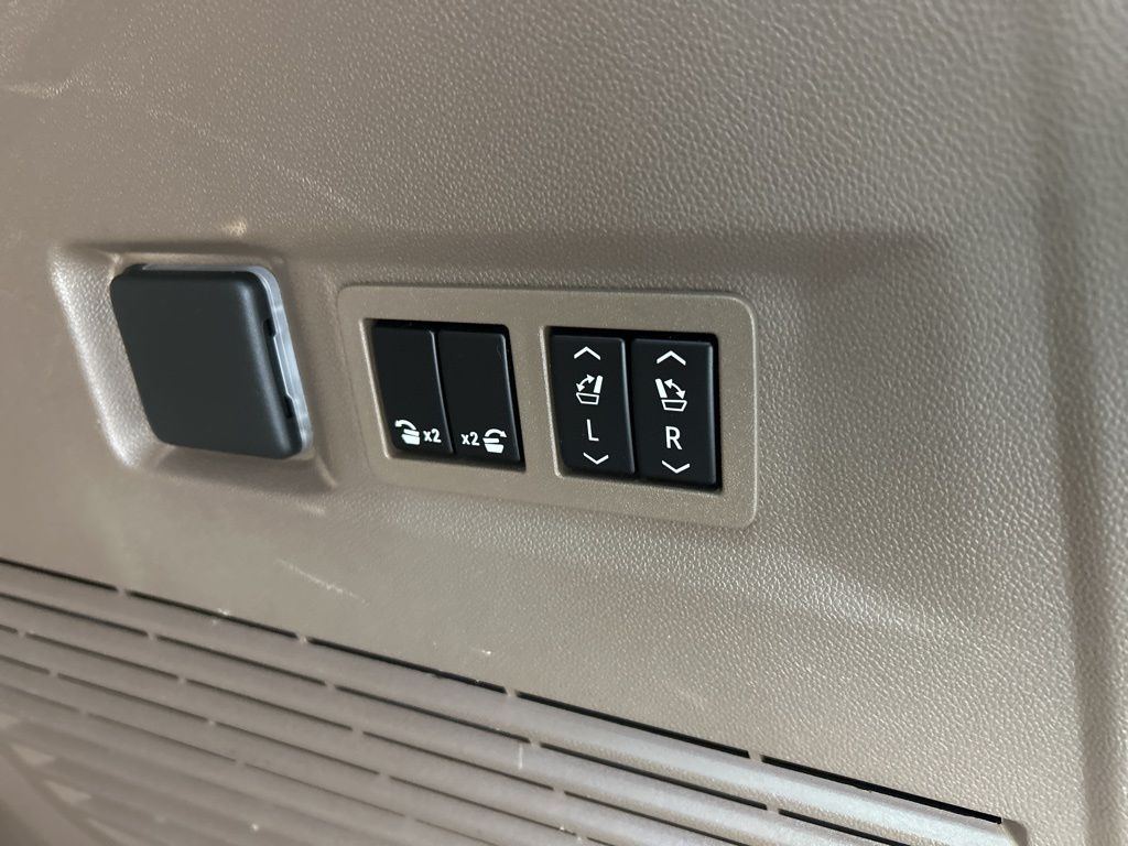 used 2021 GMC Yukon car, priced at $44,896