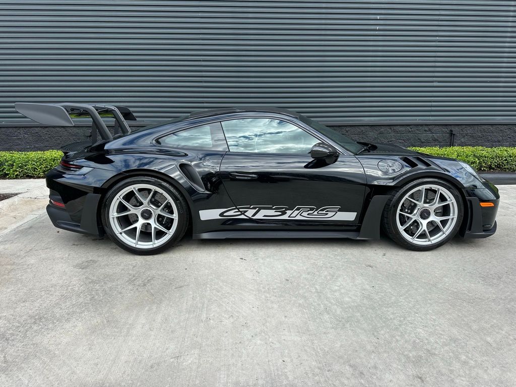 Thumbnail: 2025 Porsche 911 - 10