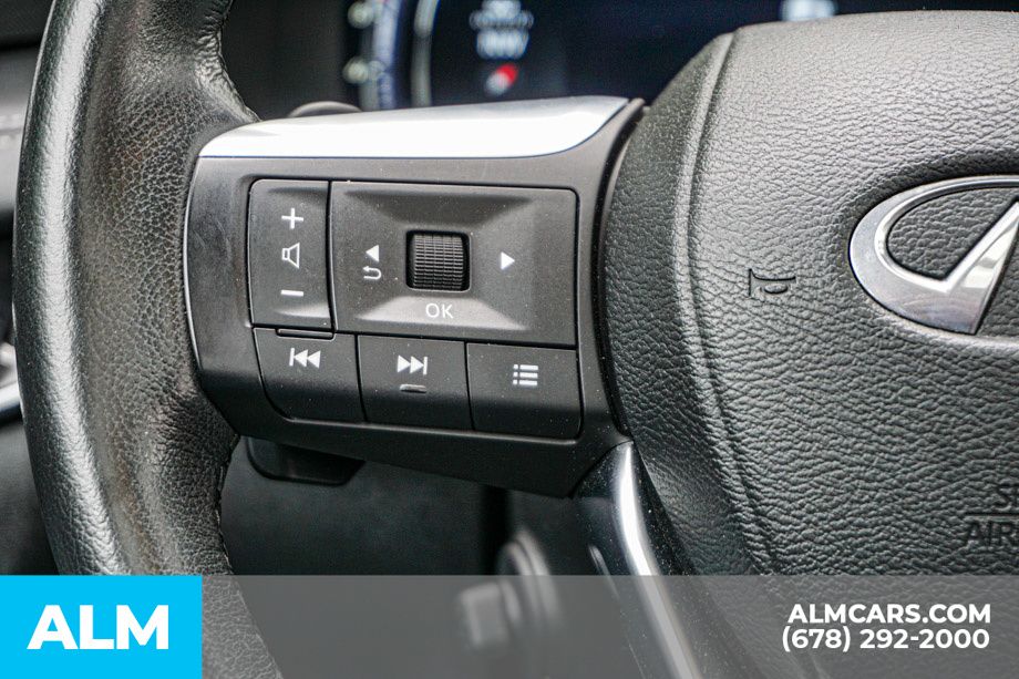 Used 2024 Black INFINITI LUXE image 30