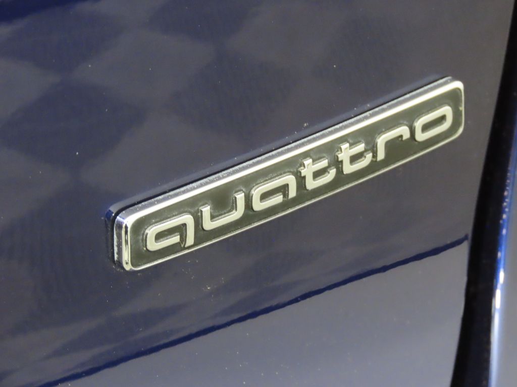 Thumbnail: 2023 Audi Q4 e-tron - 10