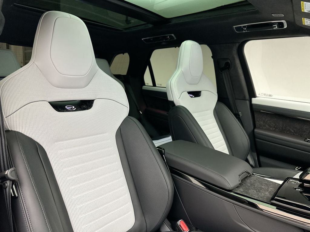 2025 Land Rover Range Rover Sport  6