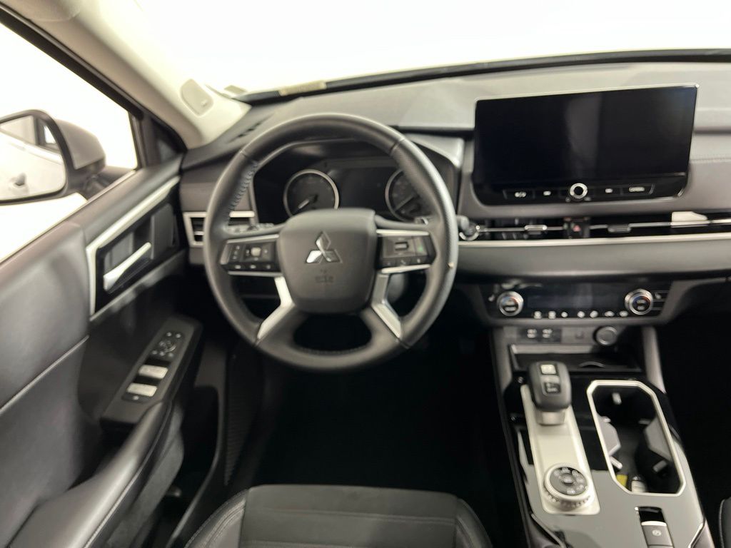 Thumbnail: 2025 Mitsubishi Outlander - 2