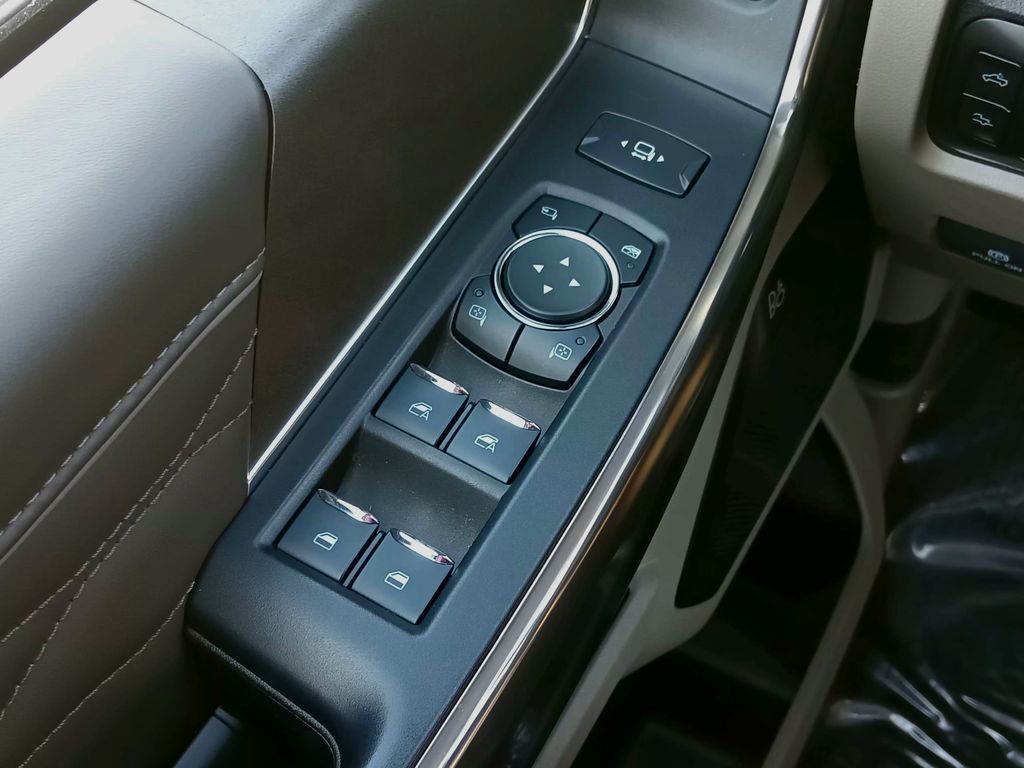 2025 Ford F-450 Super Duty Platinum