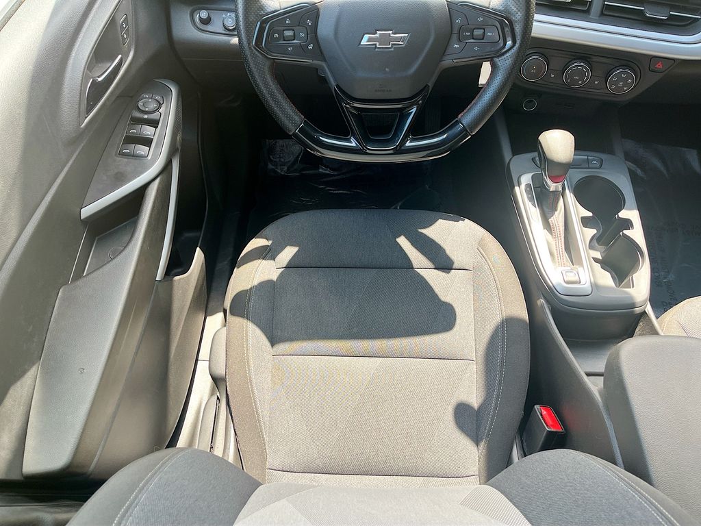 Used 2025 Red Chevrolet 1RS image 22