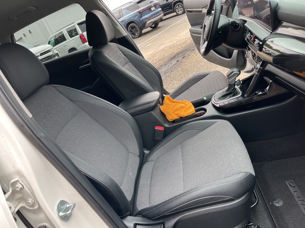 Used 2024 White Kia X-Line image 29