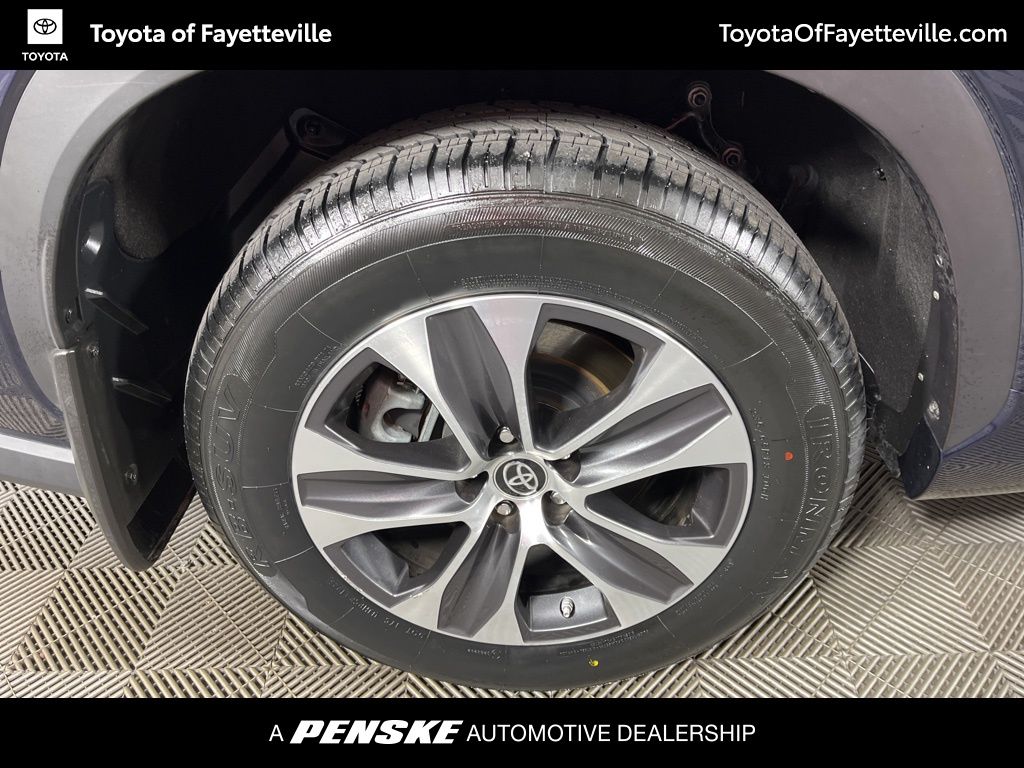 Thumbnail: 2021 Toyota Highlander - 16