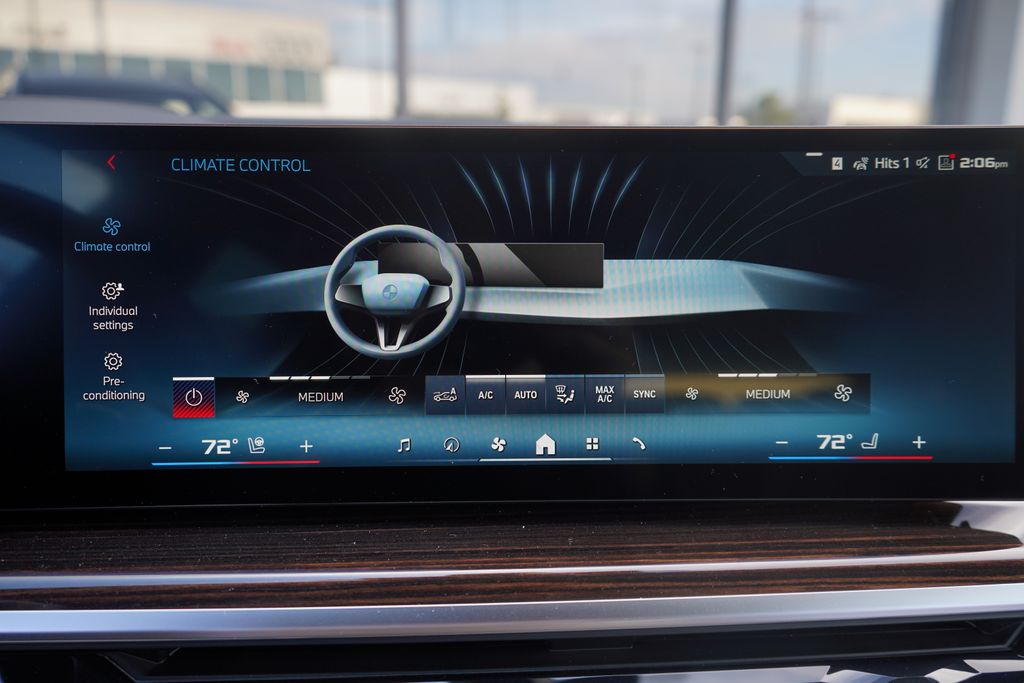 2025 BMW X7 M60i 17