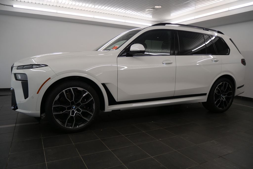 2025 BMW X7 xDrive40i 2