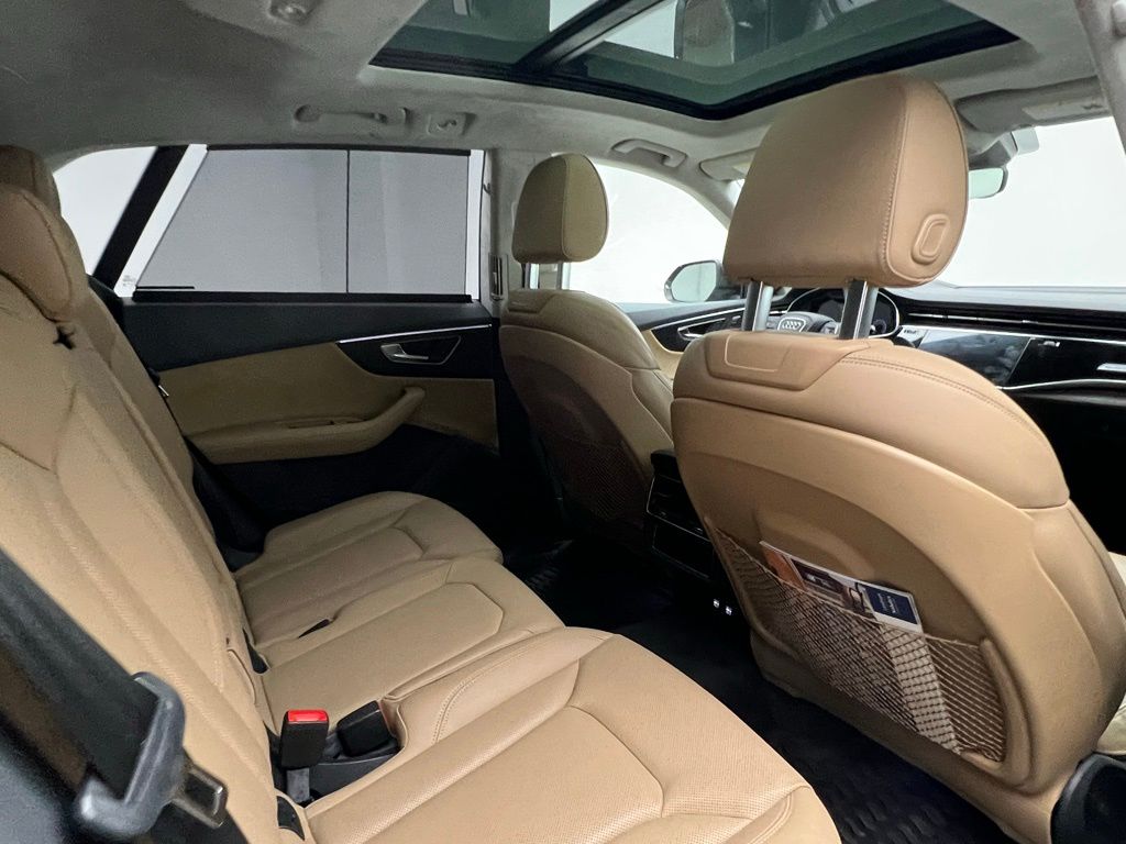 Thumbnail: 2019 Audi Q8 - 8