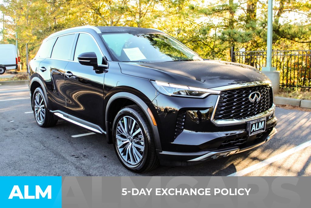 Used 2023 Black INFINITI Sensory image 4