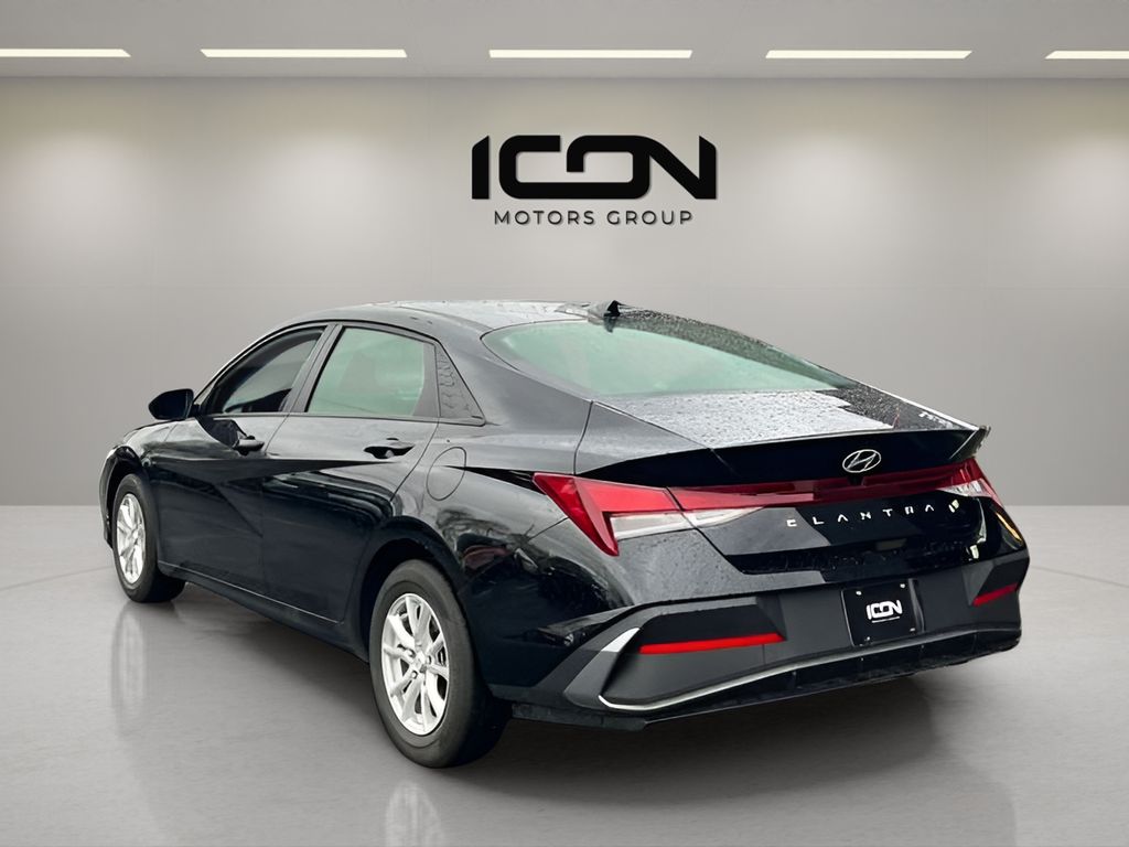 Used 2024 Hyundai Elantra Sedan