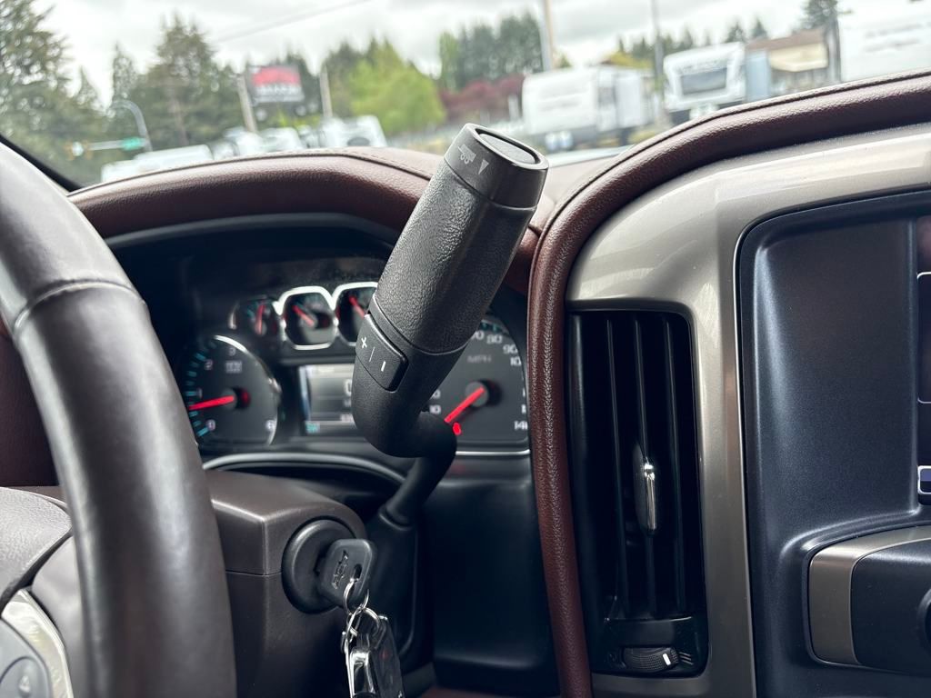 2017 Iridescent Pearl Tricoat Chevrolet Silverado 1500 High Country 4X4 Truck