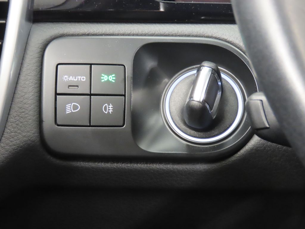 Thumbnail: 2023 Porsche Cayenne - 22