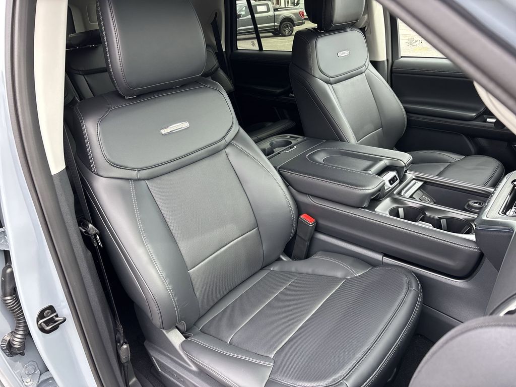 New 2026 Glacier Gray Metallic Tri-Coat Ford MAX Platinum® image 27
