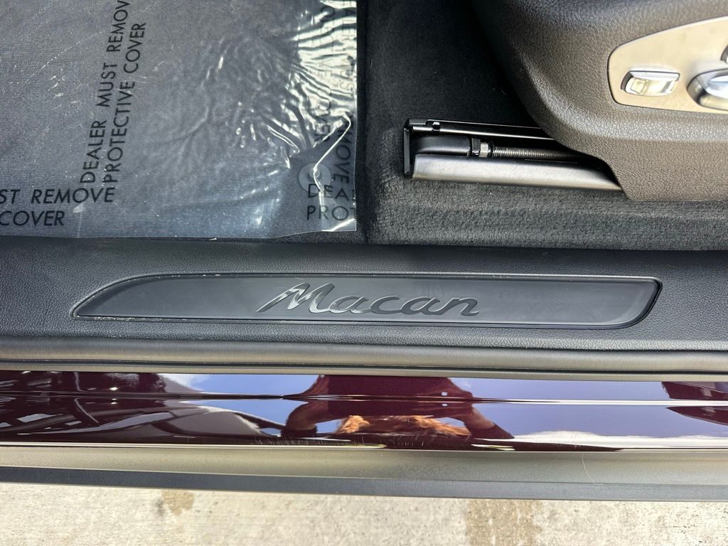 Thumbnail: 2026 Porsche Macan - 23