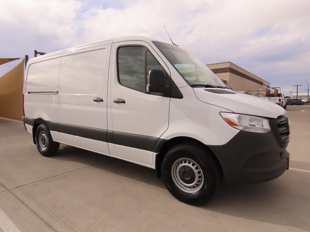 Thumbnail: 2025 Mercedes-Benz Sprinter - 3