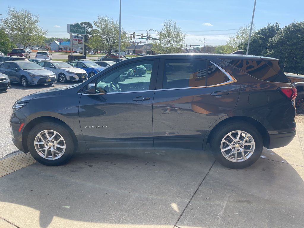 View vehicle photo 7