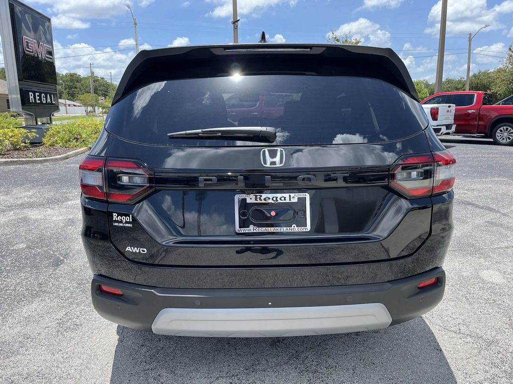 new 2025 Honda Pilot car, priced at $43,195
