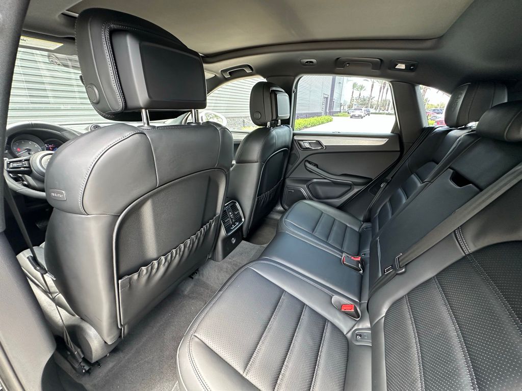 2025 Porsche Macan S 30