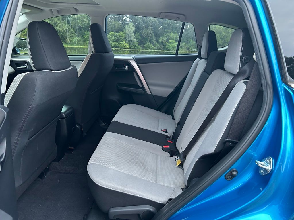 Thumbnail: 2018 Toyota RAV4 - 12